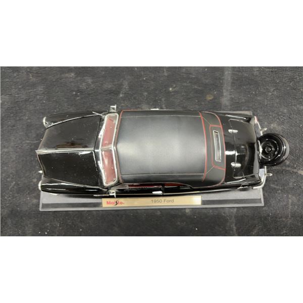 Maisto 1950 Ford Die-Cast Model Car with Display Base, Scale 1/18
