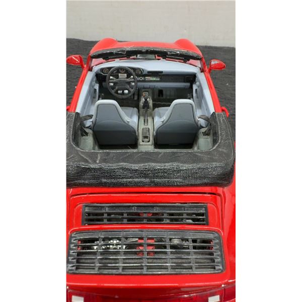 Bburago 1993 Porsche 911 Carrera Cabriolet 1:18 Scale Die-Cast Model Car