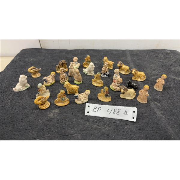 Wade Red Rose Tea Figurines Nursery Rhymes and Animals Collection, 27 Pieces