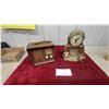 Image 1 : Trav-Ler Portable Tube Radio and United Fireplace Mantel Clock