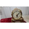 Image 5 : Trav-Ler Portable Tube Radio and United Fireplace Mantel Clock