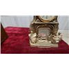 Image 6 : Trav-Ler Portable Tube Radio and United Fireplace Mantel Clock