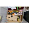 Image 5 : Aurora AFX Stop Police! Ho Scale Slot Car Race Set with Track, Controllers, and More
