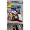 Image 1 : Eldon Power Pack 8 1/32 Scale Road Race Set with Two Slot Cars and Accessories