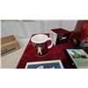 Image 4 : Elvis Presley Memorabilia Lot with Mug, 8-Track, Jukebox Figurines, the Rock Figurine and More
