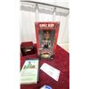 Image 5 : Elvis Presley Memorabilia Lot with Mug, 8-Track, Jukebox Figurines, the Rock Figurine and More