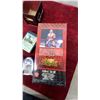 Image 8 : Elvis Presley Memorabilia Lot with Mug, 8-Track, Jukebox Figurines, the Rock Figurine and More