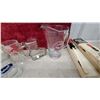 Image 5 : Vintage Barware Lot with Kelvinator Tray, Teacher's Scotch Tray, Beer Glasses, Pour Matic and More