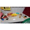 Image 1 : Fisher-Price Little People School Bus with Box, Miniature Dollhouse Furniture, and More