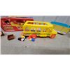 Image 2 : Fisher-Price Little People School Bus with Box, Miniature Dollhouse Furniture, and More