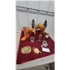 Image 1 : Collection of Decorative Figurines, Leather Animals, Seashell, Turtle Shell, and More
