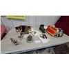 Image 1 : Polaroid Big Shot Portrait Land Camera, Chrome Bird Figurines, Lamp Base, and More