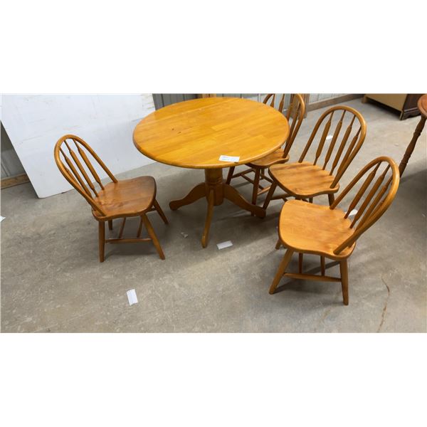 Round Pedestal Dining Table 40 x 31 with Four Windsor Style Chairs