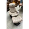 Image 1 : Stressless by Ekornes Leather Recliner Chair with Matching Ottoman