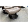 Image 2 : Stressless by Ekornes Leather Recliner Chair with Matching Ottoman