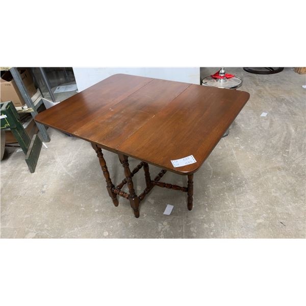 Antique Walnut Drop-Leaf Gate-Leg Table with Turned Legs 36 x 15 x 31