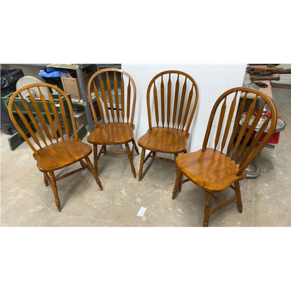 Set of Four Windsor Style Arrow Back Wooden Dining Chairs