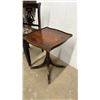 Image 5 : Mahogany Lyre Back Chair with Needlepoint Seat and Leather Top Duncan Fyfe Pedestal Table