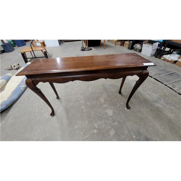 Queen Anne Style Cherry Wood Sofa Table with Cabriole Legs 27 x 48 x 15"