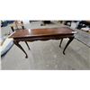 Image 1 : Queen Anne Style Cherry Wood Sofa Table with Cabriole Legs 27 x 48 x 15"