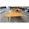 Image 3 : Heywood-Wakefield Mid-Century Modern Blonde Maple Two-Tier Side Table 22 x 22 x 29"