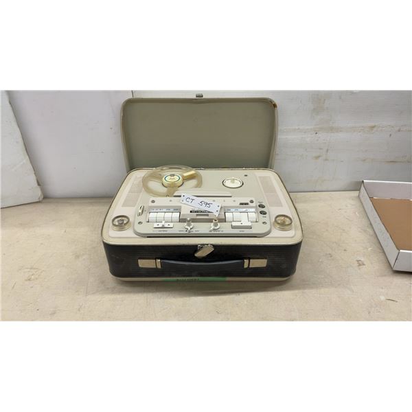 Grundig Tk 46 Stereo Reel-To-Reel Tape Recorder in Portable Case