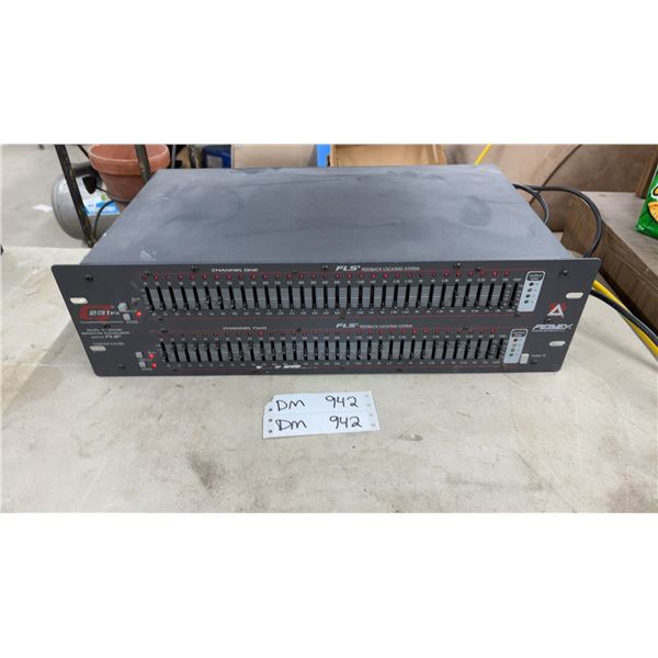 Peavey Q 231FX Dual 31-Band Graphic Equalizer with FLS Feedback Locating System