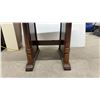 Image 3 : Rustic Pine End Table with Trestle Base by Victoriaville, 20 x 28 x 28"