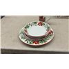 Image 12 : 34 Piecea, Kaf Holiday Stoneware Christmas Poinsettia Dinnerware Set with Mugs and Serving Pieces