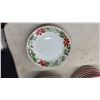 Image 5 : 34 Piecea, Kaf Holiday Stoneware Christmas Poinsettia Dinnerware Set with Mugs and Serving Pieces