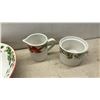 Image 9 : 34 Piecea, Kaf Holiday Stoneware Christmas Poinsettia Dinnerware Set with Mugs and Serving Pieces