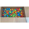 Image 1 : Box of Colorful Plastic Pit Balls