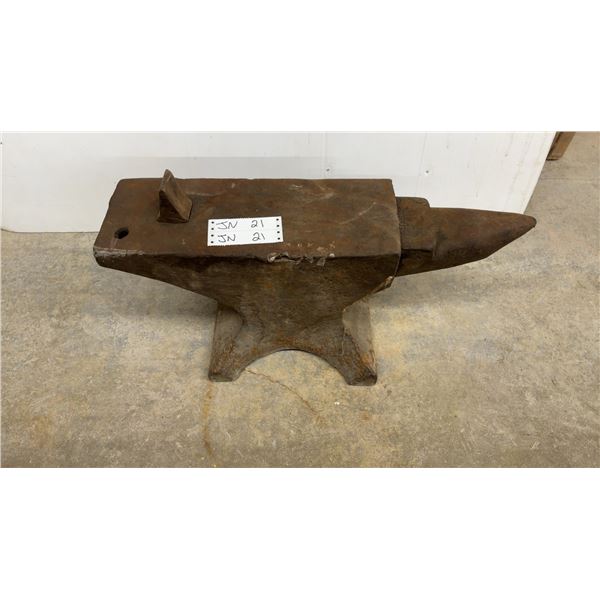 19th Century Cast Iron Blacksmith Anvil with Hardy Hole Stamped w/ a W over 250lbs 26 x 11 x 11
