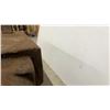 Image 5 : 19th Century Cast Iron Blacksmith Anvil with Hardy Hole Stamped w/ a W over 250lbs 26 x 11 x 11