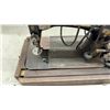 Image 4 : Singer Portable Sewing Machine with Case