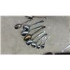 Image 5 : E. Parker & Sons Sheffield Steak Knife Set with Carving Set, Spoons, and More