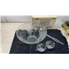 Image 7 : Crystal Susan Brass 'N Glass Lazy Susan Set and Grape Pattern Punch Bowl with Ladle