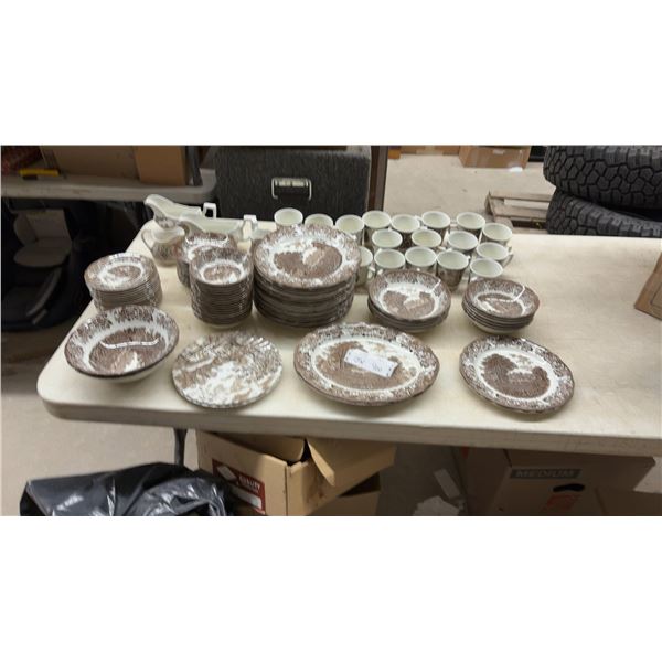 J. & G. Meakin Romantic England Ironstone Dinnerware Set 111 Pieces