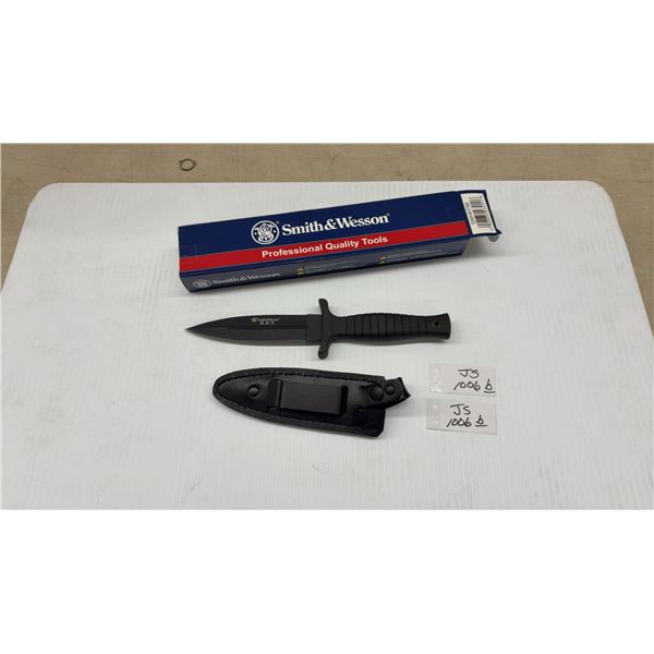 Smith & Wesson H.R.T. Fixed Blade Boot Knife with Leather Sheath and Original Box