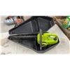 Image 4 : Poulan Micro Super XXV Deluxe Chainsaw with Carrying Case Has Compressed