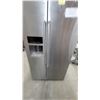 Image 4 : KitchenAid Stainless Steel Side-By-Side Refrigerator with Ice and Water Dispenser 36" Wide Ice