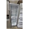 Image 8 : KitchenAid Stainless Steel Side-By-Side Refrigerator with Ice and Water Dispenser 36" Wide Ice