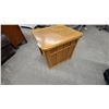 Image 3 : Oak End Table with Lower Shelf and Drawer 24 x 22.6 x 22.6"