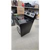 Image 5 : Frigidaire Stainless Steel Electric Range with Smooth Glass Cooktop Self Clean