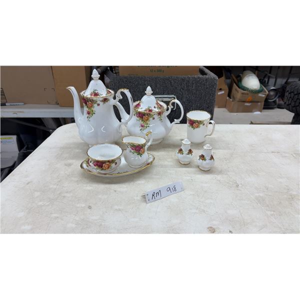Vintage 1962 Royal Albert Old Country Roses Bone China Tea Set, 8 Pieces