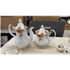 Image 5 : Vintage 1962 Royal Albert Old Country Roses Bone China Tea Set, 8 Pieces