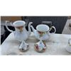 Image 6 : Vintage 1962 Royal Albert Old Country Roses Bone China Tea Set, 8 Pieces