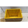Image 5 : Vintage Woven Wicker Sewing Basket with Yellow Satin Lined Interior, 20 x 12 x 16