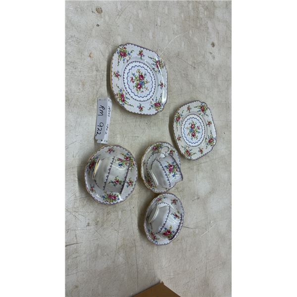 Royal Albert Petit Point Bone China Teacups, Saucers and Plates 8 Pieces