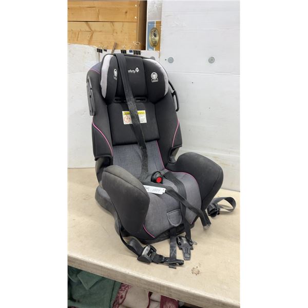 Safety 1st Convertible Car Seat with Five-Point Harness. Expiry December 2029